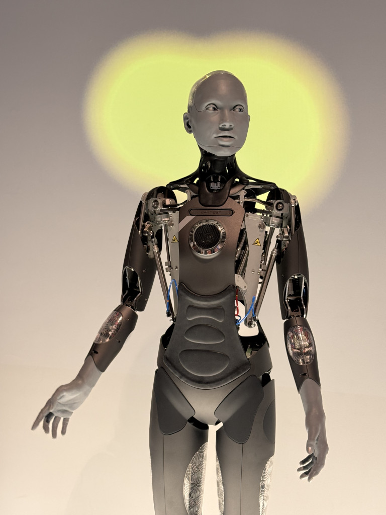 AMECA-humanoid-Copernicus-Science-Centre-Warsaw-polandcvb-02.jpg