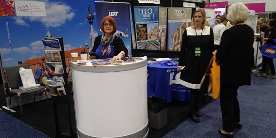 POT and PLL LOT promoting Poland together at Los Angeles Travel & Adventure Show