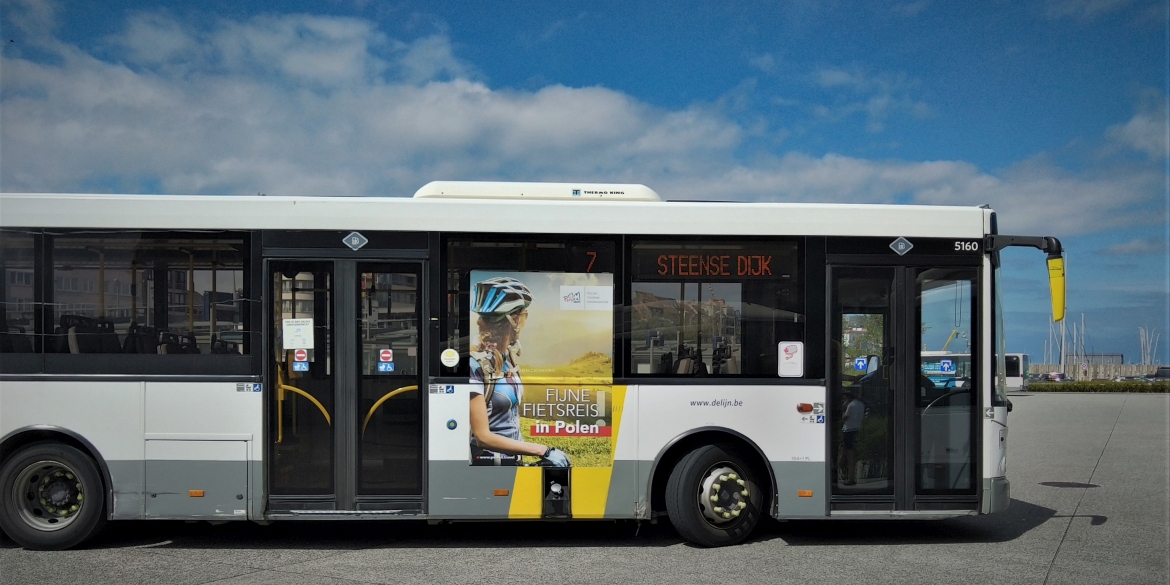Autobus z reklamą POT