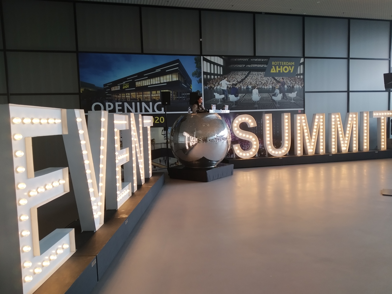 EventSummit1.jpg