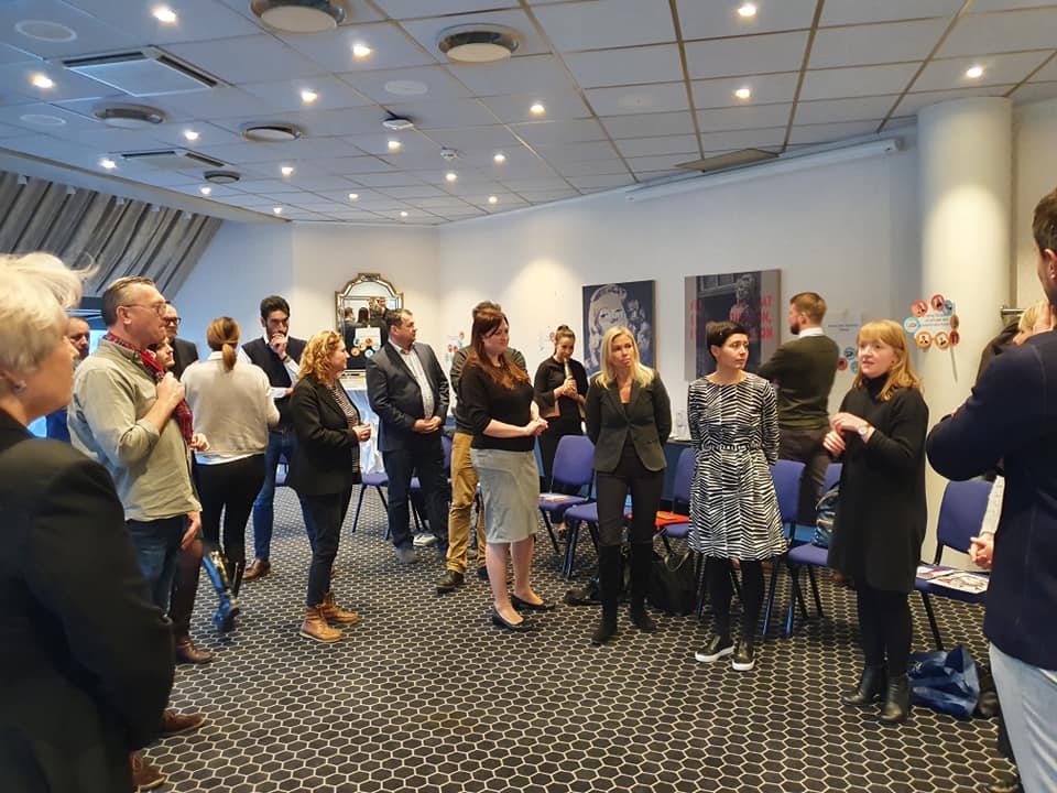 NarCBx4.jpg