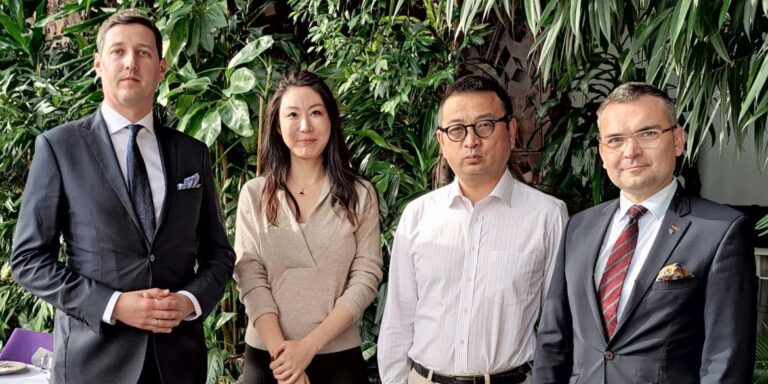 Artur Pielaszek, Amanda Wang, James Liang, Marcin Różycki