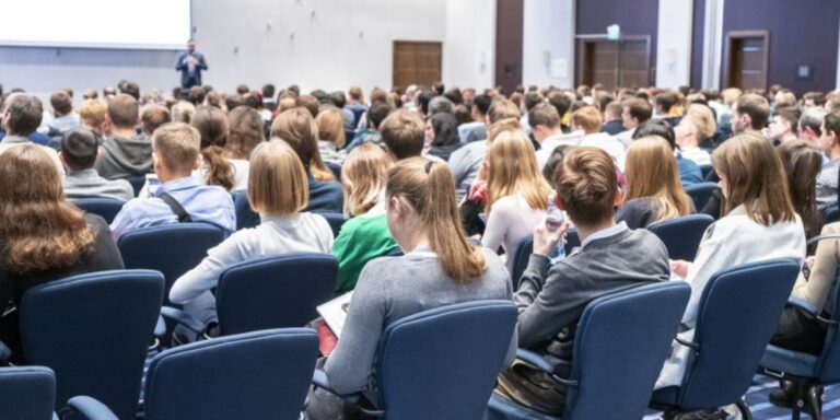 konferencje-wydarzenia-MICE-w-polsce-2023-kongres.jpg