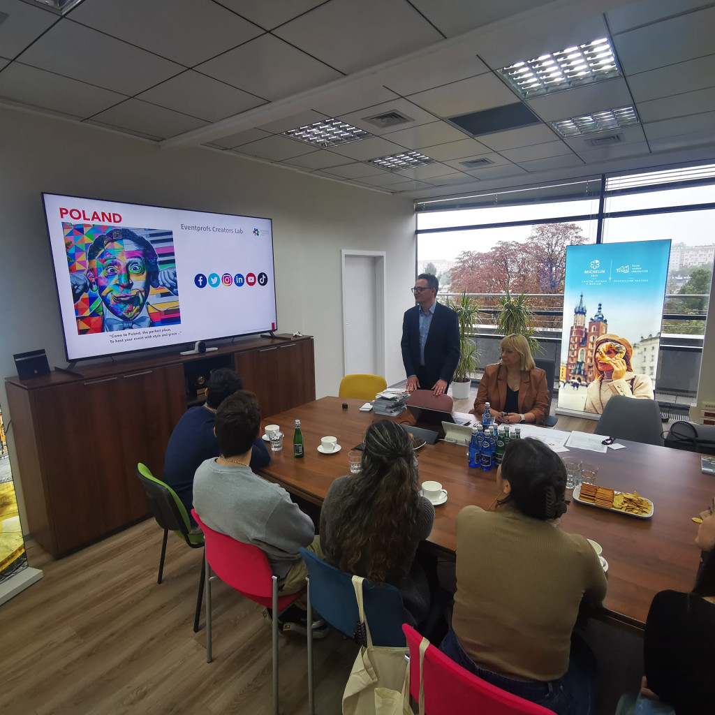 Jaroslaw Marciuk Eventprofs Creators Lab with ERASMUS students at the POT headquarters in Warsaw Jaroslaw Marciuk Eventprofs Creators Lab with ERASMUS students at the POT headquarters in Warsaw