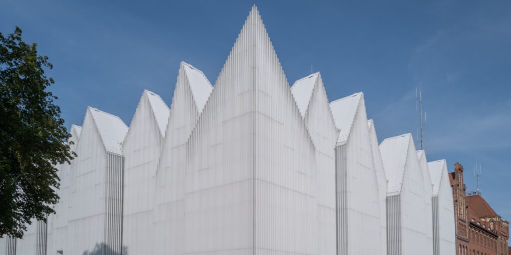 2023.03 - budynek z powietrza, fot. Bartek Barczyk (2).jpg
