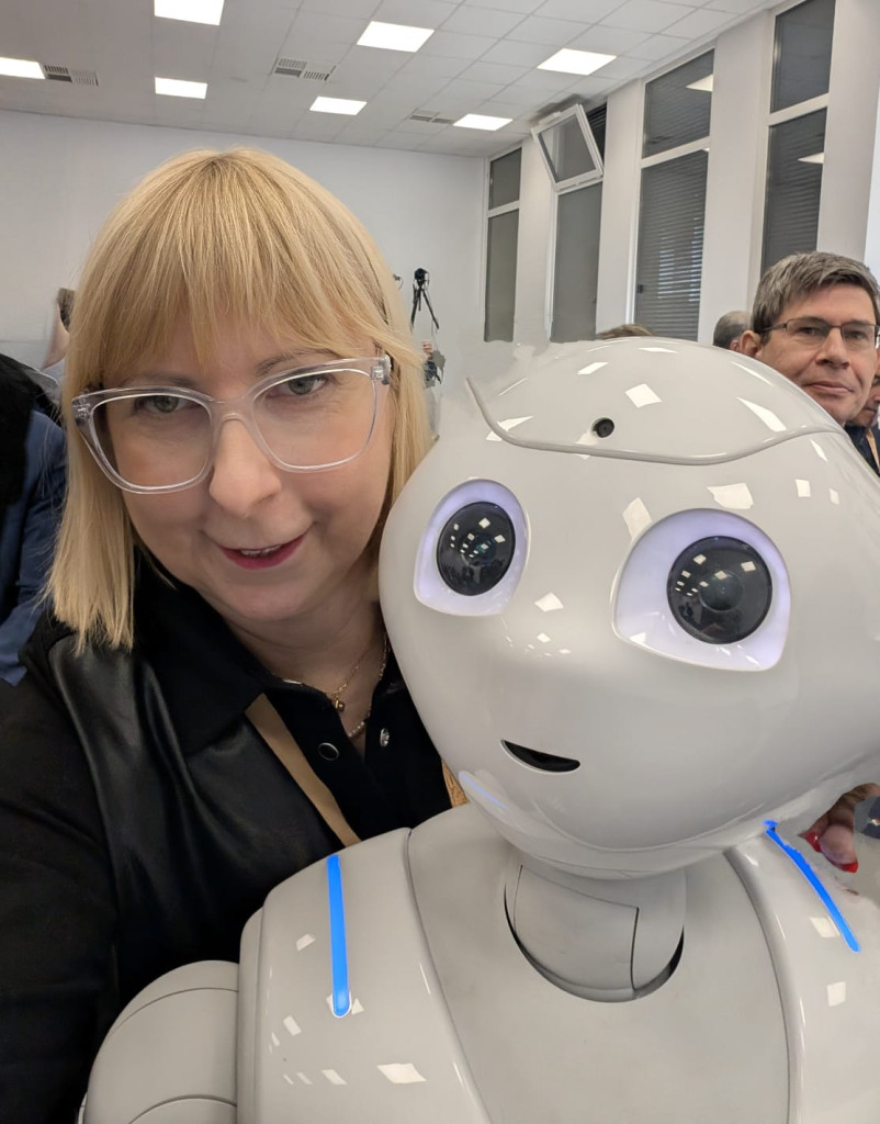 konferencja-enter-wroclaw-robot-pepper-aneta-ksiazek.jpg konferencja-enter-wroclaw-robot-pepper-aneta-ksiazek.jpg