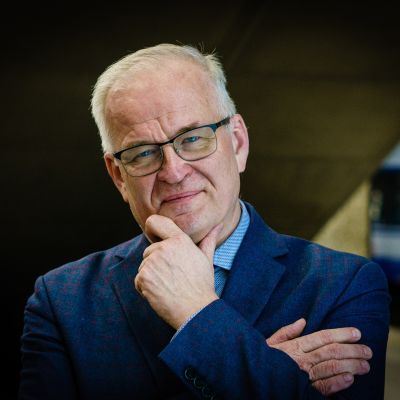 Prof. Krzysztof Mikulski.jpg