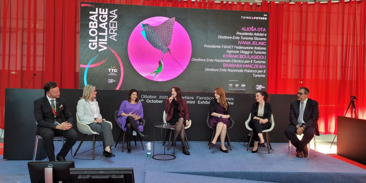 Barbara Minczwa during her speech in Rimini