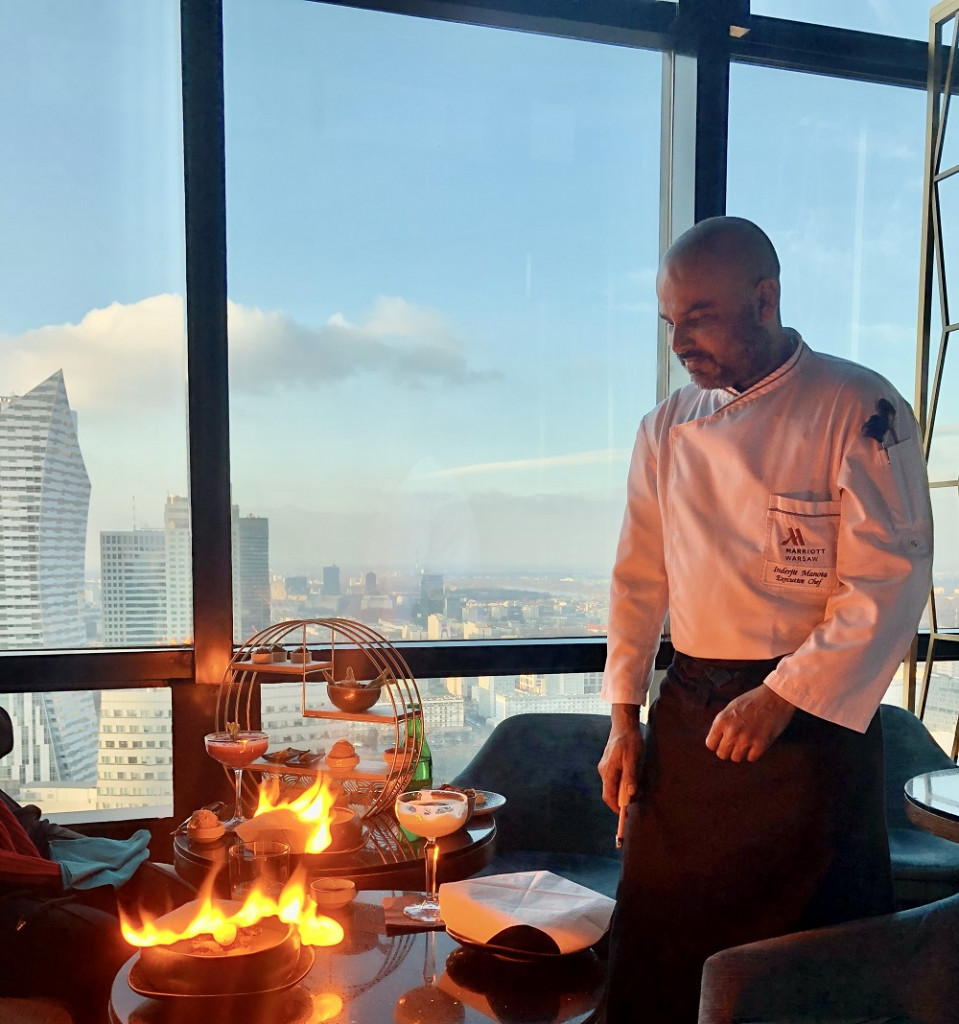 Inderjit Manota panorama sky bar MArriott Warszawa marriott warszawa podanie żurku panorama sky bar