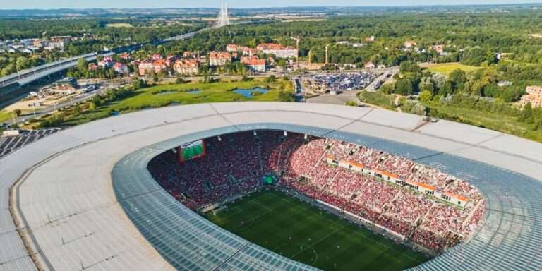 Manchester-United-AC-Milan-we-Wroclawiu-tarczynski-arena